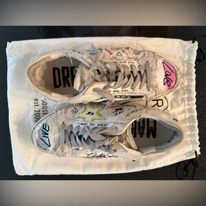 Golden Goose men sneakers size 40- canvas and art.